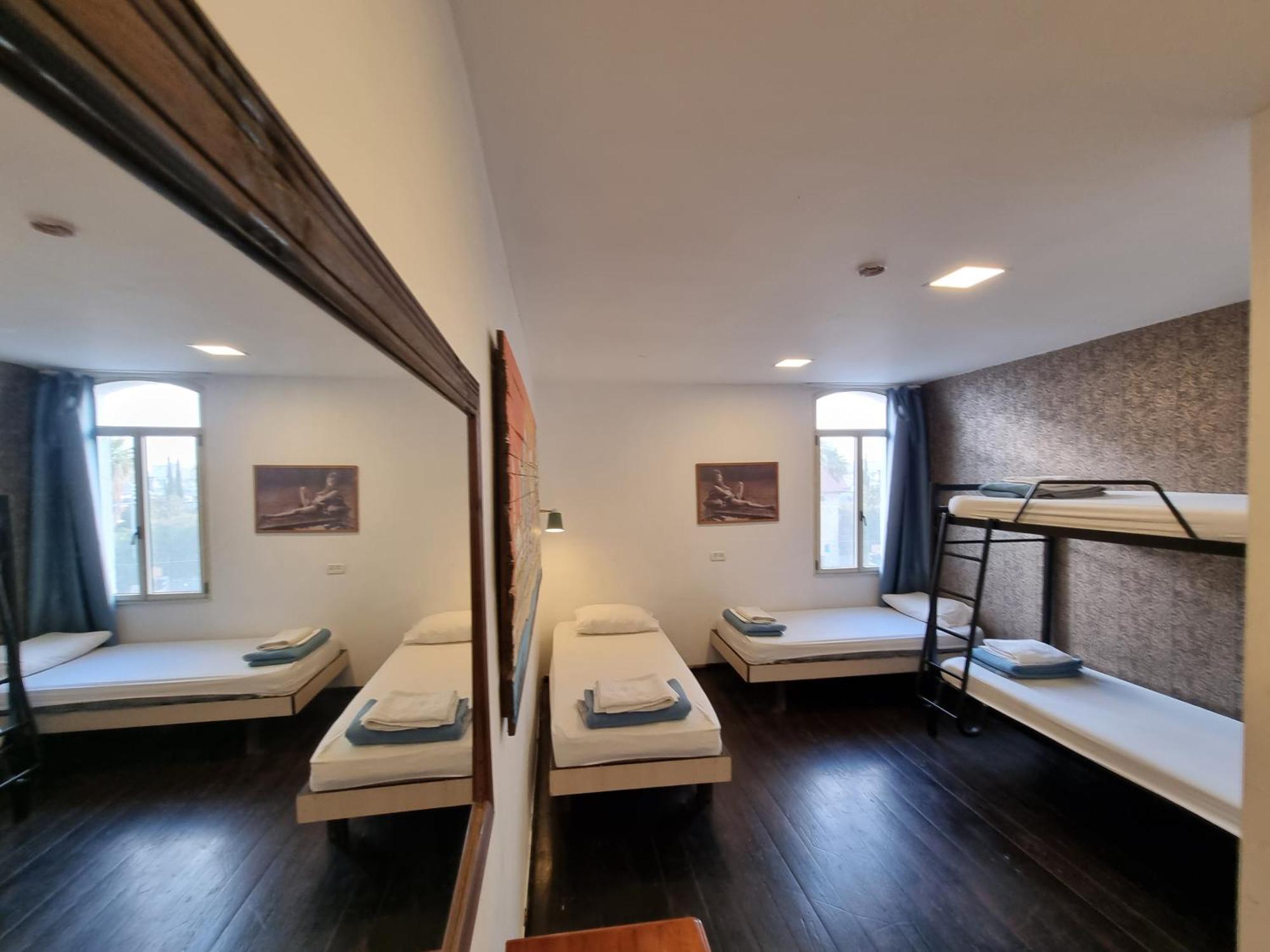 Haifa Hostel Стая снимка